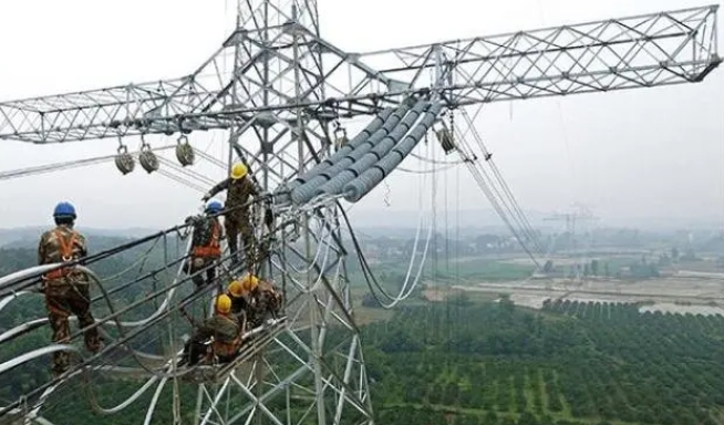 伊犁哈萨克自治州光缆与电缆：欧孚光电厂家告诉你“光”与“电”的不同秘密